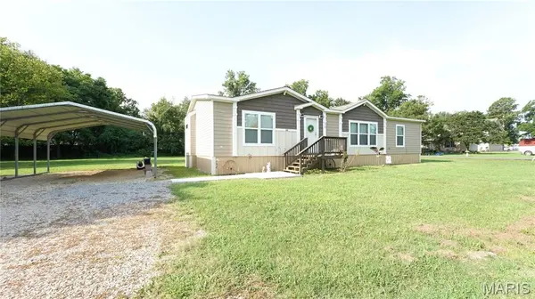310 4th St, Fisk, MO 63940