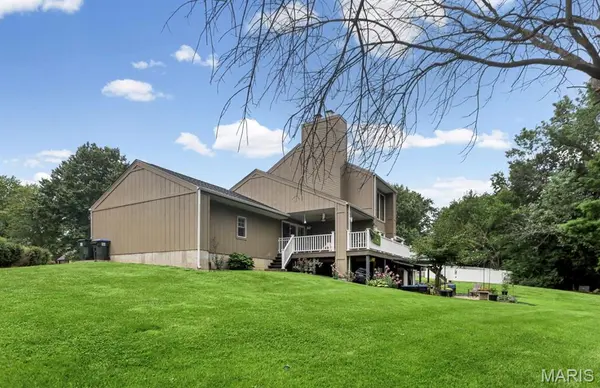 1006 Patti CT, Red Bud, IL 62278