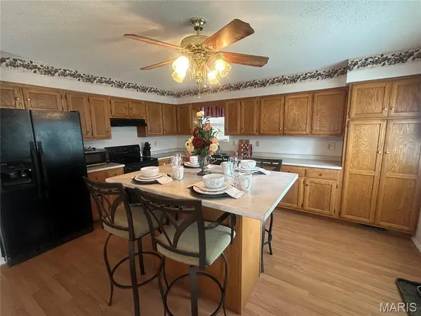 1990 Longview DR, Cape Girardeau, MO 63701