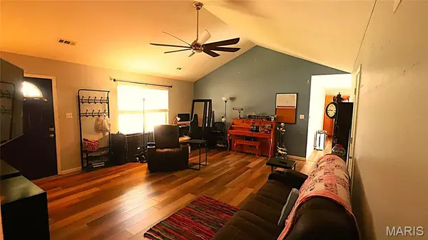 560 Huntleigh CT, Farmington, MO 63640