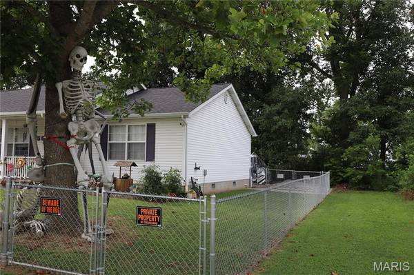 560 Huntleigh CT, Farmington, MO 63640