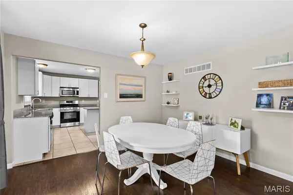 8047 Amherst AVE, University City, MO 63130