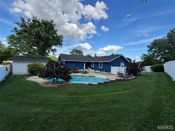 225 Timberidge DR, St Peters, MO 63376
