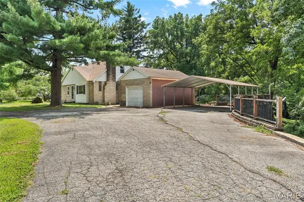 326 Hollywood Heights RD, Caseyville, IL 62232