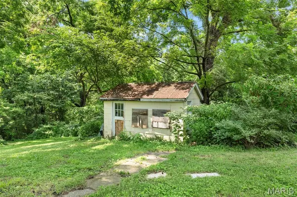 326 Hollywood Heights RD, Caseyville, IL 62232