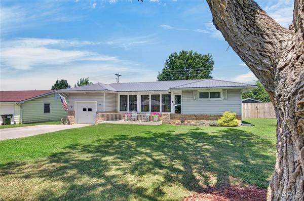 365 Fairfax DR, Lebanon, MO 65536