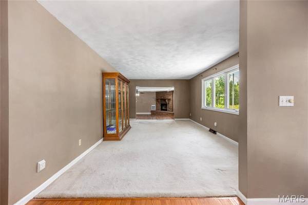 4022 Landmark RD, Iuka, IL 62849