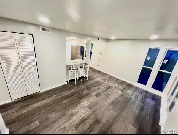 1305 Saint Jean ST, Florissant, MO 63031