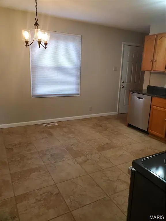 12106 Belaire PL, Maryland Heights, MO 63043