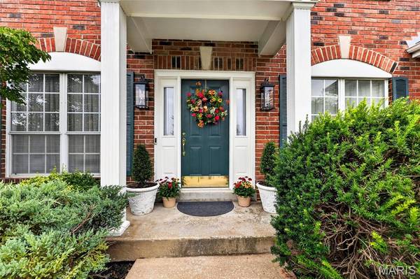 308 Copper Crest CT, St Charles, MO 63304