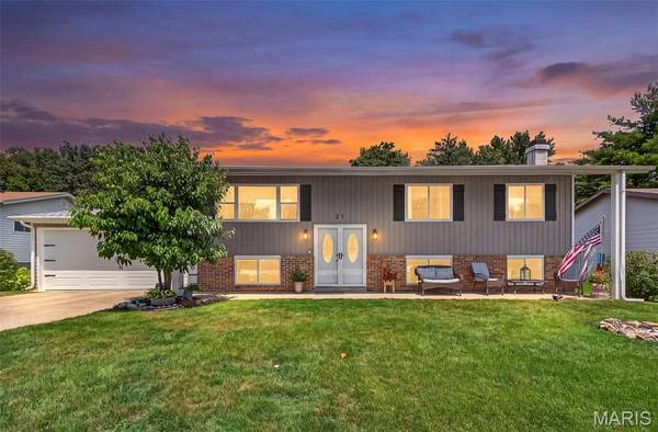 21 Gary Glen DR, St Peters, MO 63376