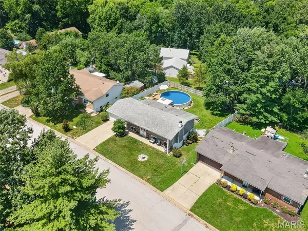 21 Gary Glen DR, St Peters, MO 63376