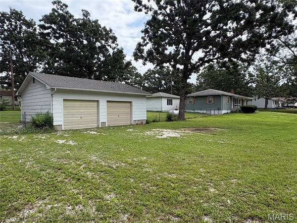 42 Spruce ST, Viburnum, MO 65566