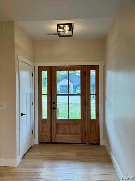 360 Honeysuckle DR, Hannibal, MO 63401