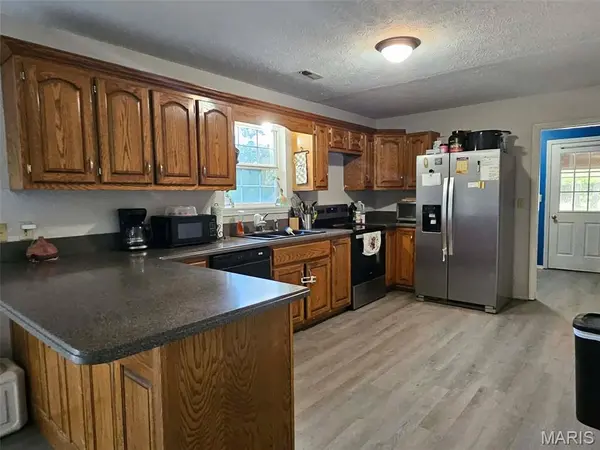 16210 Walnut DR, Plato, MO 65552