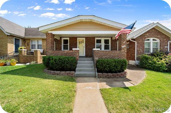 5454 Pernod AVE, St Louis, MO 63139