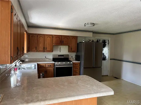 45 Highway 49, Cherryville, MO 65446