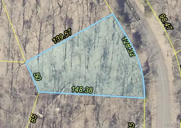 1606 Marion DR, Lake Sherwood, MO 63357