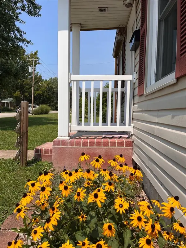 1102 N Washington ST, Farmington, MO 63640