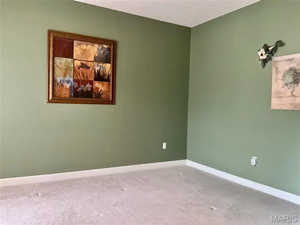 5 Bear Creek CT, Glen Carbon, IL 62034