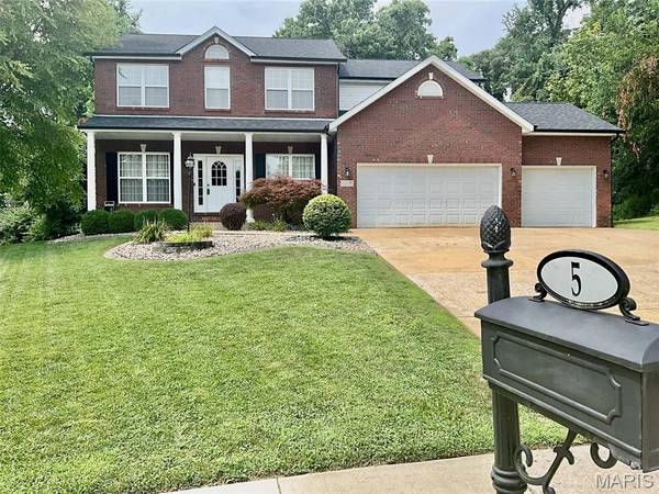 5 Bear Creek CT, Glen Carbon, IL 62034