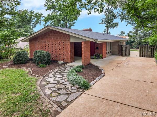 729 W Jewel AVE, St Louis, MO 63122