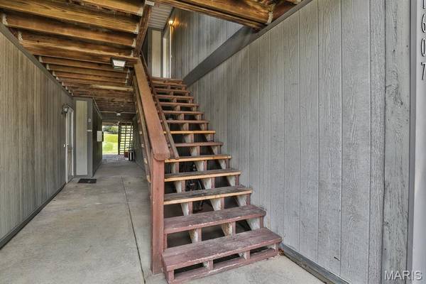 1615 Summergate Pkwy #M, St Charles, MO 63303