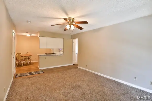 1615 Summergate Pkwy #M, St Charles, MO 63303