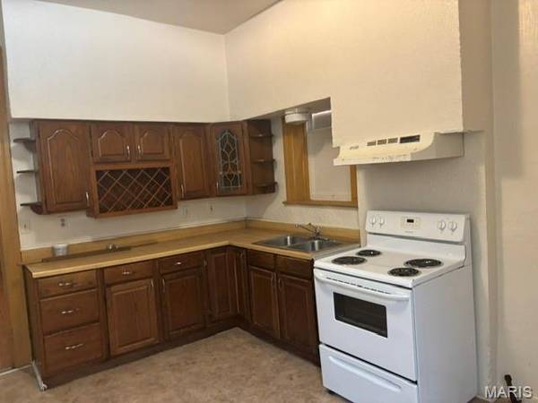 5127 Page BLVD, St Louis, MO 63113