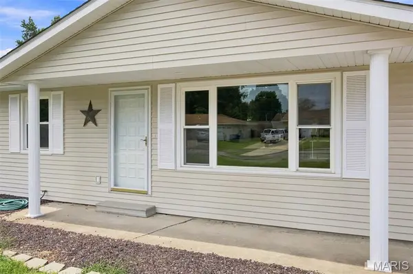 413 W Oak ST, New Baden, IL 62265