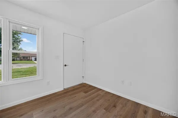 413 W Oak ST, New Baden, IL 62265