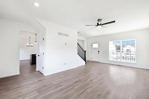542 Apple Orchard LN, O'fallon, MO 63385