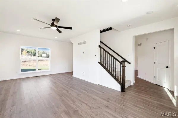 542 Apple Orchard LN, O'fallon, MO 63385