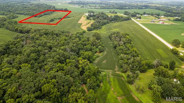 4145 Levy LN, Millstadt, IL 62260