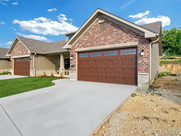129 Stone Ledge DR, St Clair, MO 63077