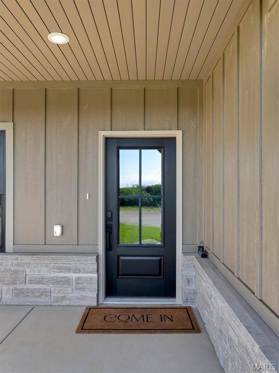 129 Stone Ledge DR, St Clair, MO 63077