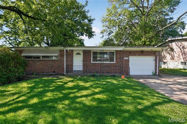 1738 Beecher DR, St Louis, MO 63136