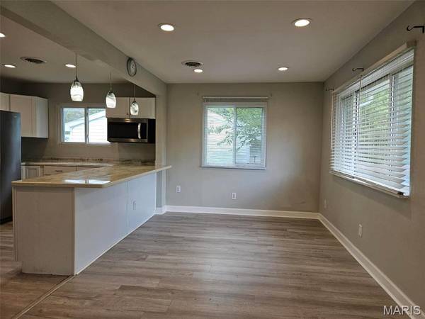 22054 Hwy Y, St Robert, MO 65584