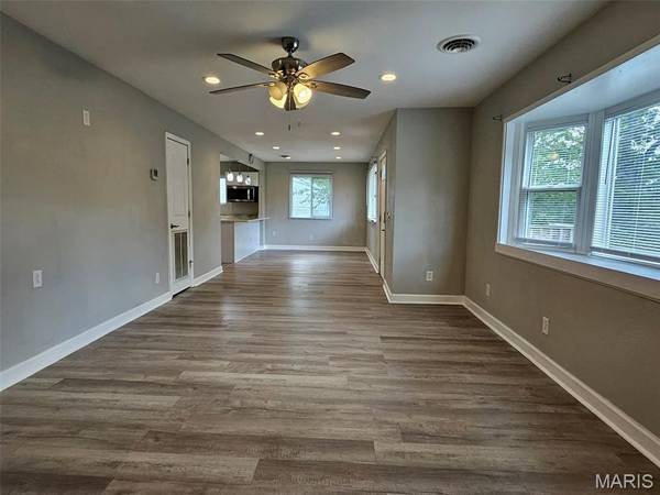 22054 Hwy Y, St Robert, MO 65584