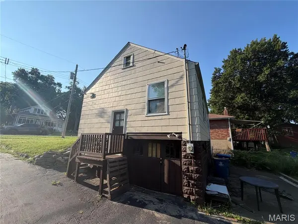 3627 Marshall AVE, St John, MO 63114