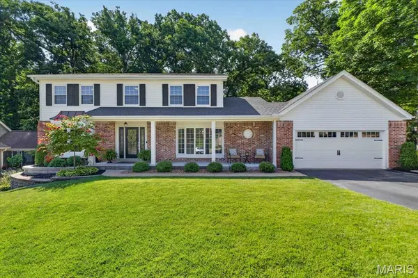 14768 Timberbluff DR, Chesterfield, MO 63017