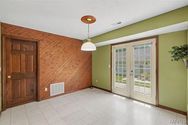 3129 Windwood Trails DR, St Peters, MO 63303