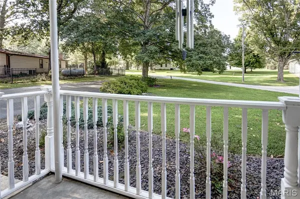 13810 Klaus Lake RD, Highland, IL 62249