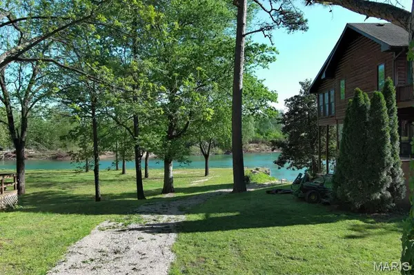 227 Walleye ln, Doniphan, MO 63935