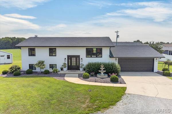 1670 Fayette ST, Carlyle, IL 62231
