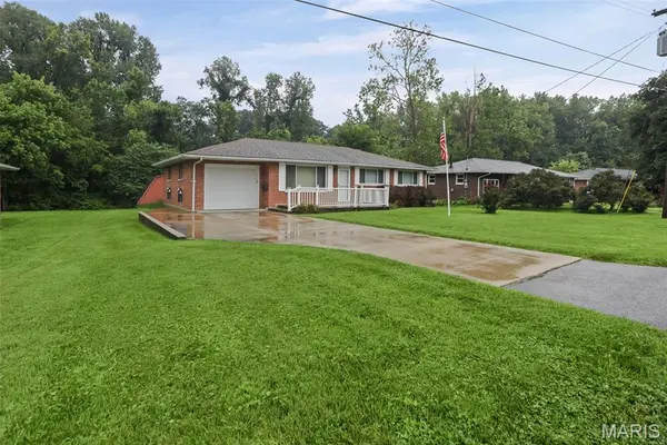 3303 Mission, Alton, IL 62002