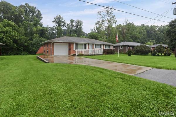 3303 Mission, Alton, IL 62002