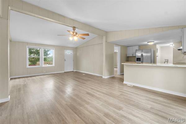 201 Arborview DR, Villa Ridge, MO 63089
