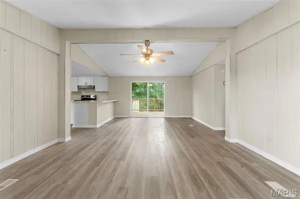 201 Arborview DR, Villa Ridge, MO 63089