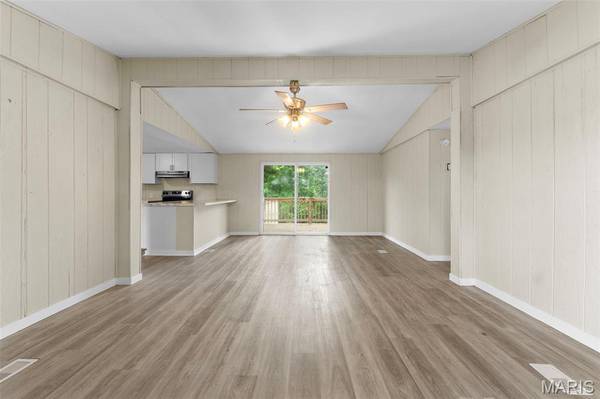 201 Arborview DR, Villa Ridge, MO 63089